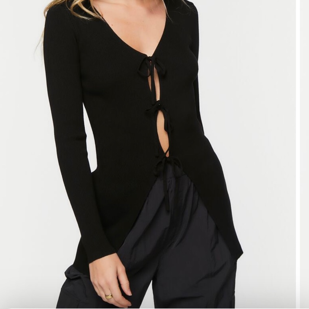 Mid length tie sweater shirt